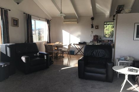 Photo of property in 32 Whitechapel Grove, Stokes Valley, Lower Hutt, 5019