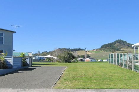 Photo of property in 21 Martin Place, Cooks Beach, Whitianga, 3591