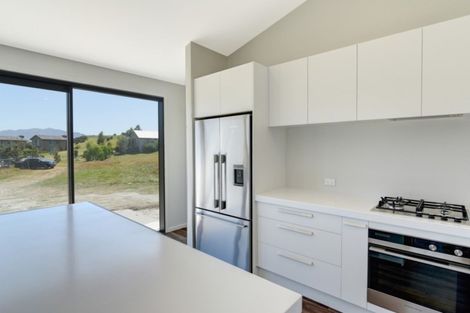 Photo of property in 16 Kinross Lane, Jacks Point, Queenstown, 9371