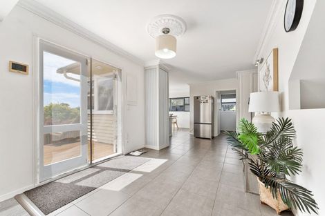 Photo of property in 871 Whangaparaoa Road, Manly, Whangaparaoa, 0930