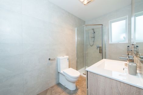 Photo of property in 102a San Marino Drive West, Henderson, Auckland, 0612