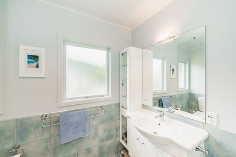 Photo of property in 5 Winara Avenue, Waikanae, 5036