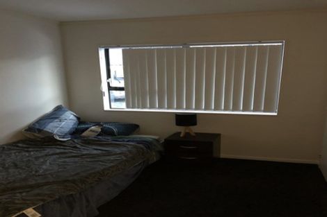 Photo of property in 3/92 Awaroa Road, Sunnyvale, Auckland, 0612