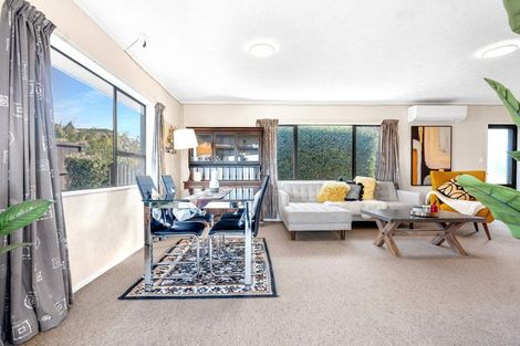 Photo of property in 1/4 Spring Grove, Henderson, Auckland, 0612