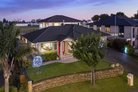 Photo of property in 32 Noble Johnston Drive, Katikati, 3129