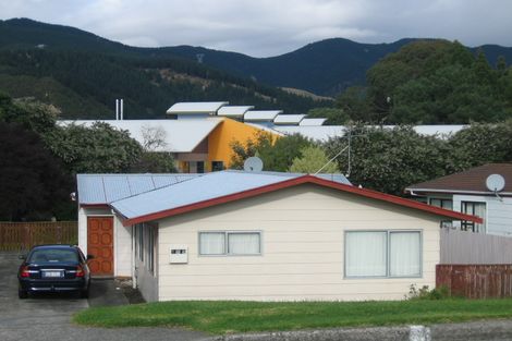 Photo of property in 21 Parakai Street, Paraparaumu, 5032