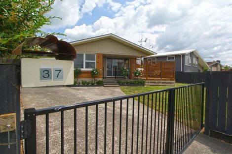 Photo of property in 37 Aberdeen Drive, Dinsdale, Hamilton, 3204