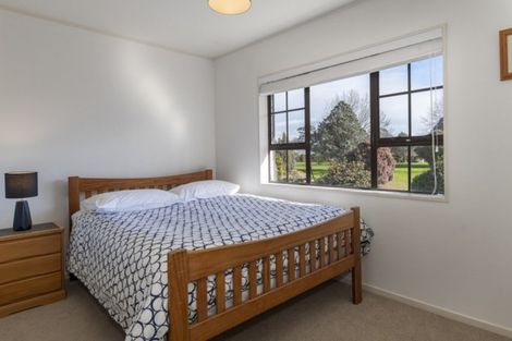 Photo of property in 64 Links View Drive, Omokoroa, 3114