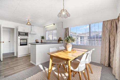 Photo of property in 43 Kamo Road, Regent, Whangarei, 0112