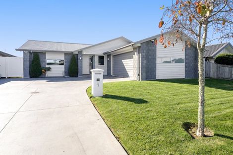 Photo of property in 9 Rotomanu Place, Pyes Pa, Tauranga, 3112