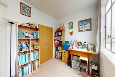 Photo of property in Endeavour Apartments, 9/125 Thorndon Quay, Pipitea, Wellington, 6011