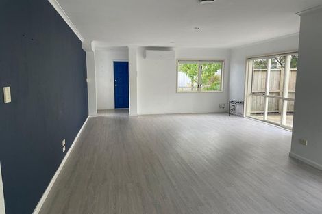 Photo of property in 3 Dainton Place, New Lynn, Auckland, 0600