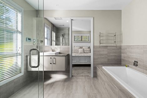 Photo of property in 12 Spur Road, Havelock North, 4130