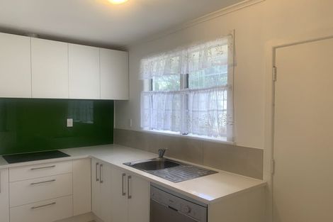 Photo of property in 143 Edmonton Road, Te Atatu South, Auckland, 0610