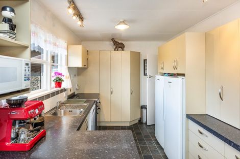 Photo of property in 14 Brightwater Terrace, Terrace End, Palmerston North, 4410