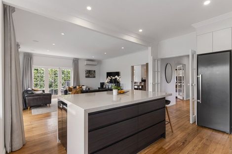 Photo of property in 14 Saltburn Road, Milford, Auckland, 0620