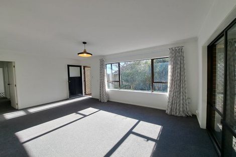 Photo of property in 3/8 Fraser Road, Narrow Neck, Auckland, 0624