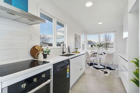 Photo of property in 5 Katherine Place, Melville, Hamilton, 3206