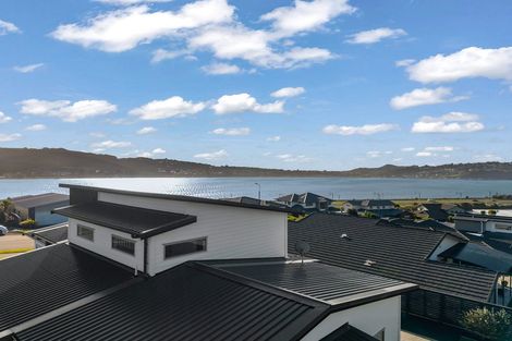 Photo of property in 17 John Burke Drive, Aotea, Porirua, 5024