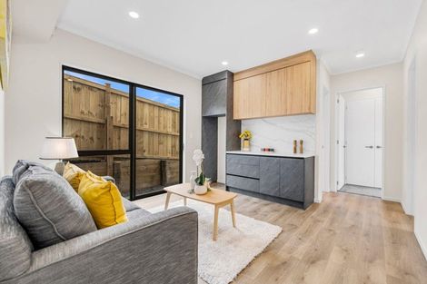 Photo of property in 24 Ballyalton Crescent, Flat Bush, 2019