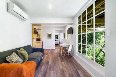 Photo of property in 35 Burns Road, Hospital Hill, Napier, 4110