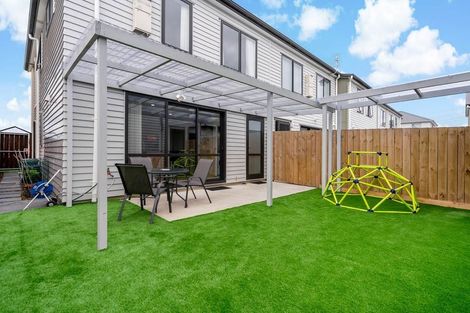 Photo of property in 30 Kauri Heart Avenue, Takanini, 2112