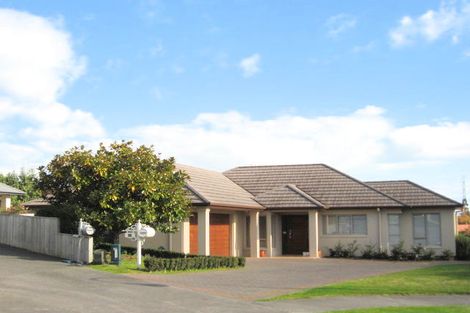Photo of property in 23 Manara Place, The Gardens, Auckland, 2105