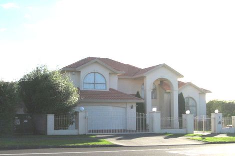 Photo of property in 1 Jane Eyre Drive, Somerville, Auckland, 2014