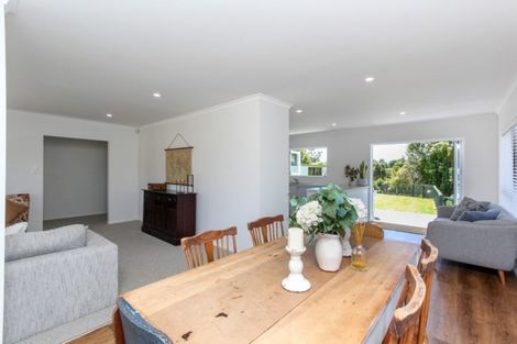 Photo of property in 60 Karina Road, Merrilands, New Plymouth, 4312