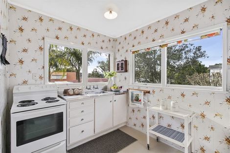 Photo of property in 1/14 Lynn Road, Bayview, Auckland, 0629