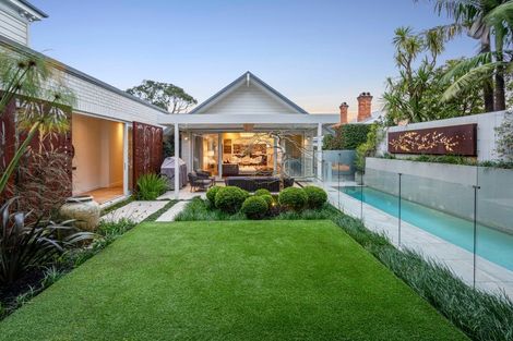 Photo of property in 27 Clifton Road, Herne Bay, Auckland, 1011