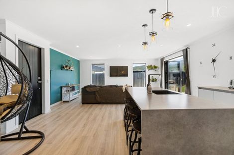 Photo of property in 22 Smitham Drive, Cromwell, 9310