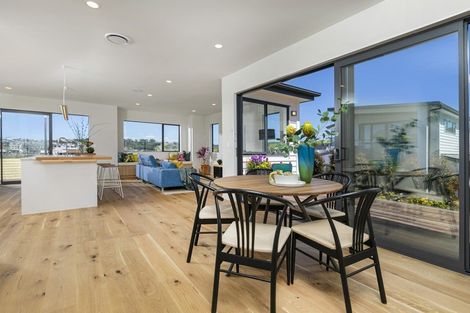 Photo of property in 4 Kina Place, Long Bay, Auckland, 0630