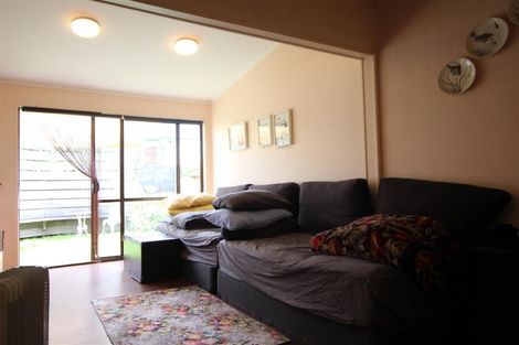 Photo of property in 61 Rimu Street, New Lynn, Auckland, 0600