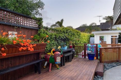 Photo of property in 2/29 Orchard Road, Browns Bay, Auckland, 0630