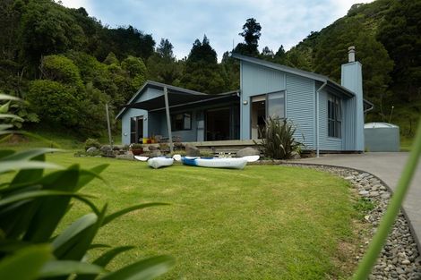 Photo of property in 139 Te Mahoe Road, Mokau, 4376