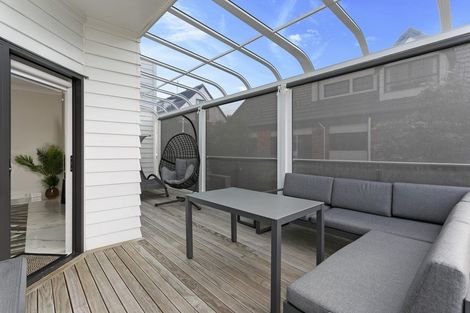 Photo of property in 4225d Great North Road, Glendene, Auckland, 0602