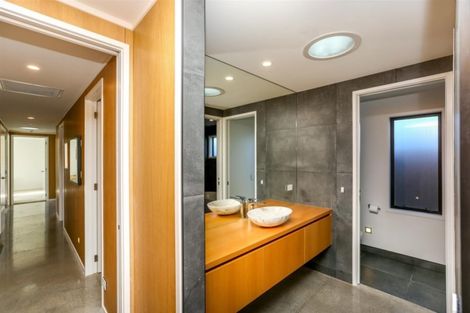 Photo of property in 70 Links Drive, Waiwhakaiho, New Plymouth, 4312