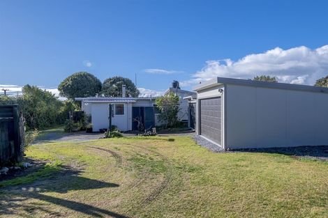 Photo of property in 329 Te Horo Beach Road, Te Horo Beach, Otaki, 5581