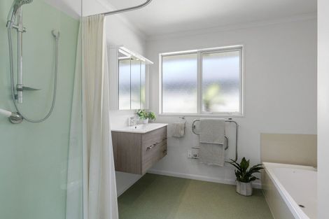 Photo of property in 74 Wilsons Road, Saint Martins, Christchurch, 8022