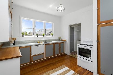 Photo of property in 96b Waiwhetu Road, Waterloo, Lower Hutt, 5011