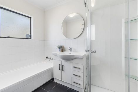 Photo of property in 10 Ainslee Street, Highlands Park, New Plymouth, 4312