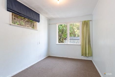 Photo of property in 15 James Grove, Stokes Valley, Lower Hutt, 5019
