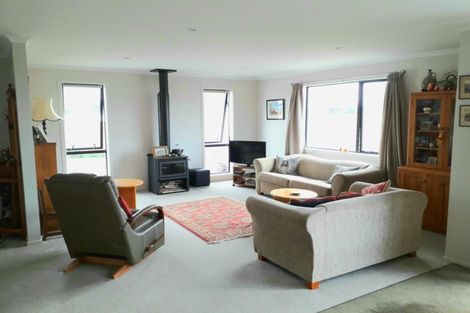 Photo of property in 42 Feist Street, Carterton, 5713