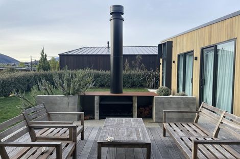 Photo of property in 11 Kereru Crescent, Wanaka, 9305