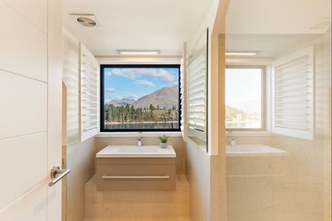 Photo of property in 17 The Terrace, Queenstown, 9300