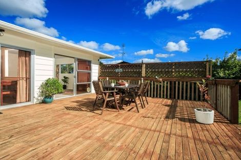 Photo of property in 52 Lavery Place, Sunnynook, Auckland, 0632