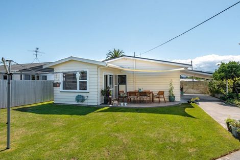 Photo of property in 11 Augustus Street, Carterton, 5713