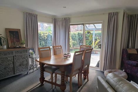 Photo of property in 3 Lantern Court, Henderson, Auckland, 0612
