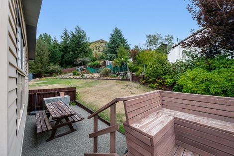 Photo of property in 32 Black Peak Road, Omarama, 9412